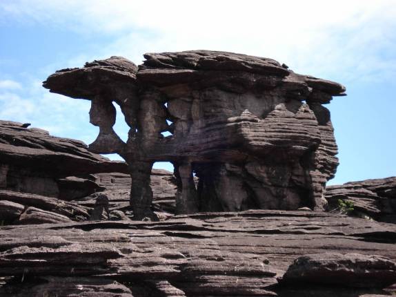Curiosas formações rochosas no topo do Monte Roraima, na  Venezuela, em 2007